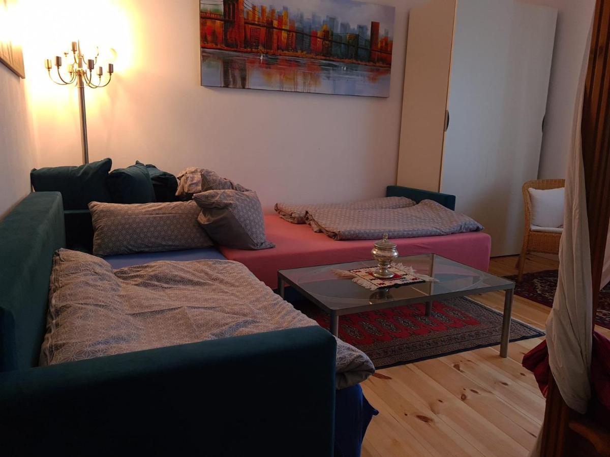 Nana-Eg-80M2 Sanierter Altbau-Parkplatz-Kleiner Garten-Wlan-Netflix-2Zimmer-Kueche-Dusche-Wanne-Waschmaschine Oberhausen  Exterior foto